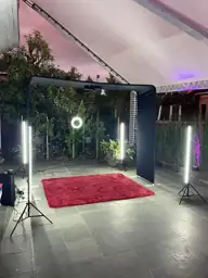 Estructura 360 Aérea instalada sobre césped durante un evento
