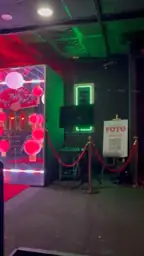 Recorrido real de una Cabina personalizada con decoración y luces RGB