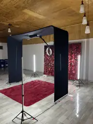 Fotografía real de Plataforma 360 Aérea con shimmer wall adicional